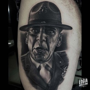 tatuaje_blackwork_full_jacket_pierna_logiabarcelona_pedro_monteiro